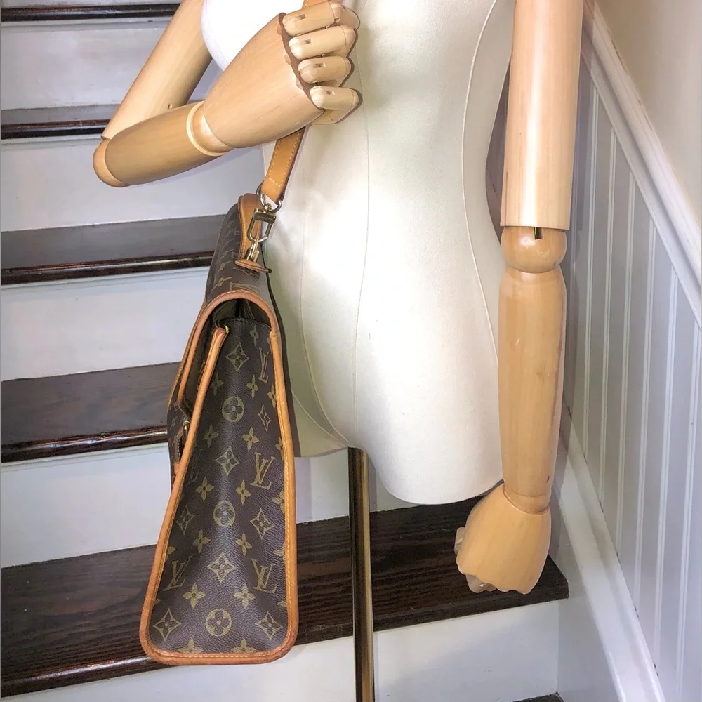 LOUIS VUITTON Beverly GM Monogram Business Laptop Computer Crossbody Bag